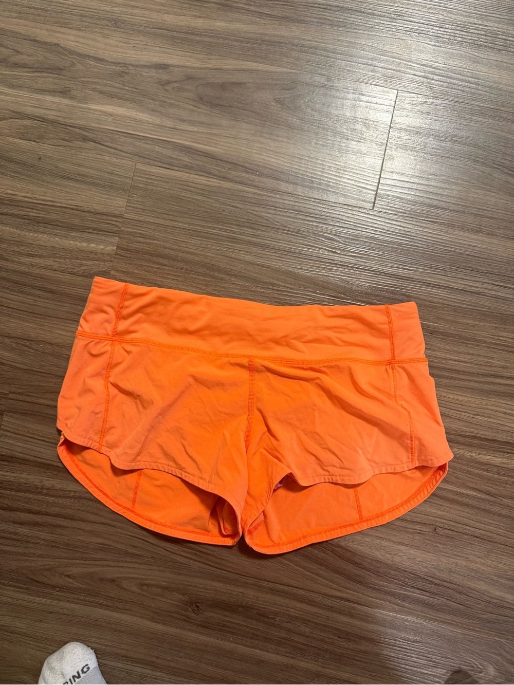 lululemon athletica Neon Orange Women’s shorts 2.5 inseam size 6 speed racer